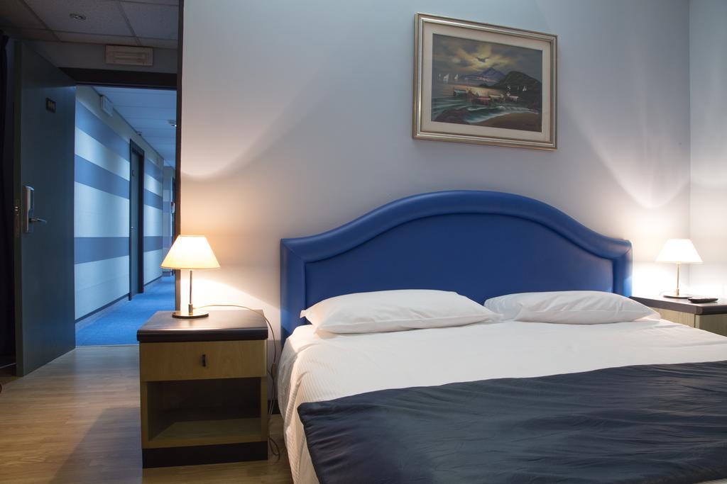 Hotel Santa Maura โรม ภายนอก รูปภาพ